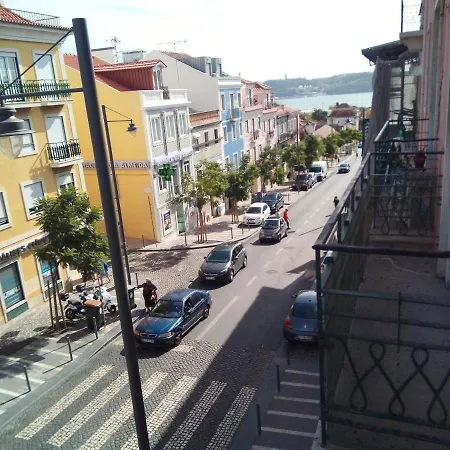 2 Suites Amazing River View Apartment Lisbon